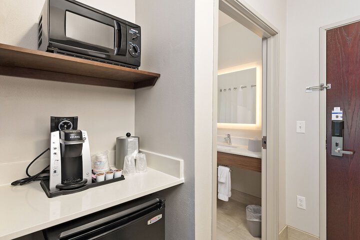 Holiday Inn Express Hotel & Suites Conroe I-45 North by IHG