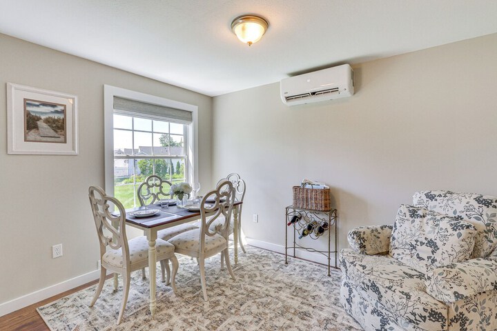 Old Saybrook Home w / Screened Porch & Ocean View!