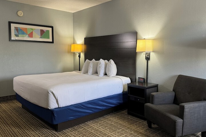 Room 15 of 25