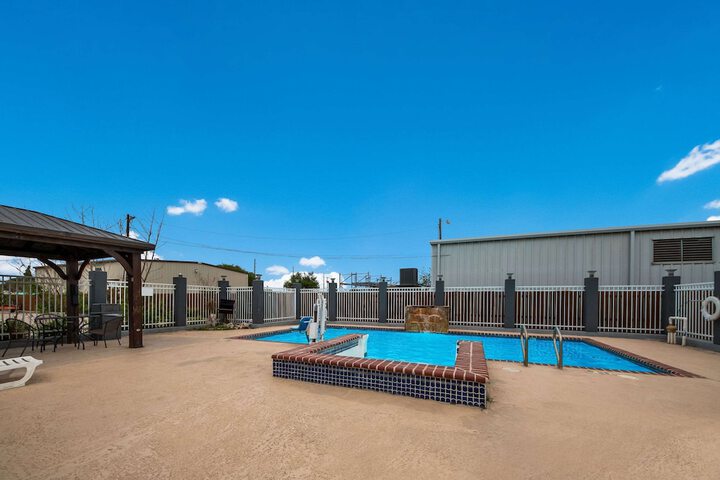 Pool 6 of 47