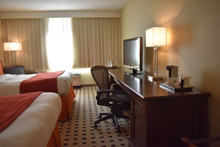 Room 32 of 50