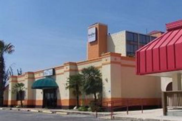 Budgetel Inn & Suites