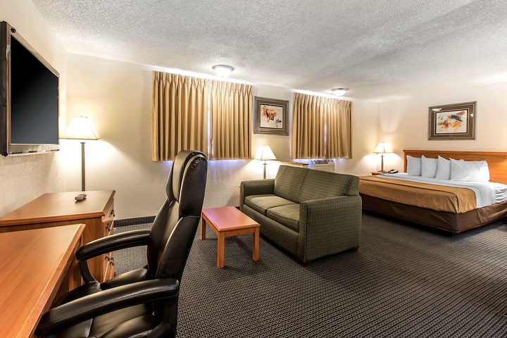 Room 32 of 48