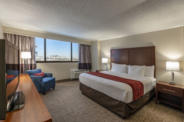 Comfort Inn & Suites at Copeland Tower