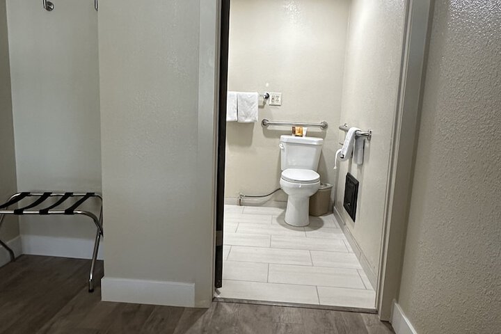 Room 25 of 51
