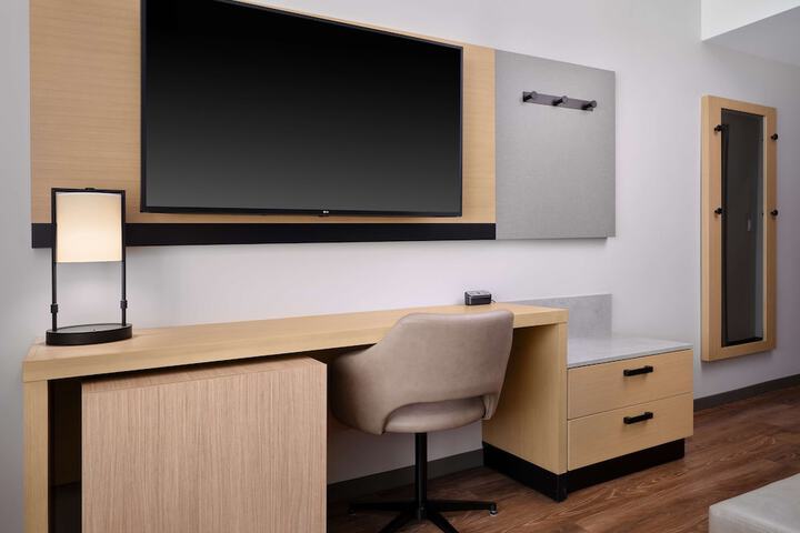 Room 17 of 60