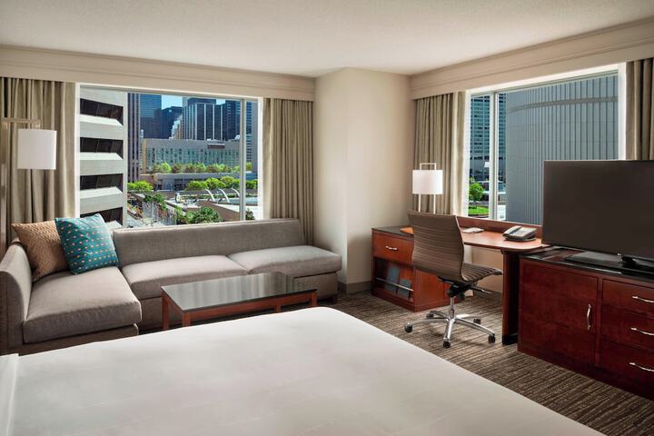 Marriott Downtown at CF Toronto Eaton Centre