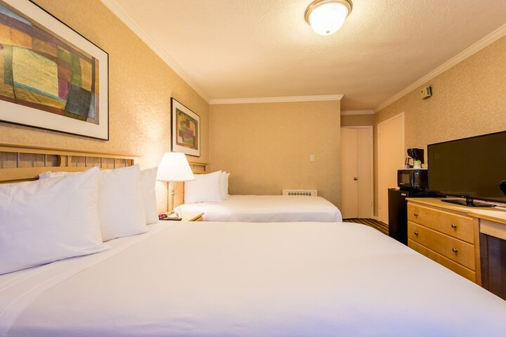Room 12 of 25