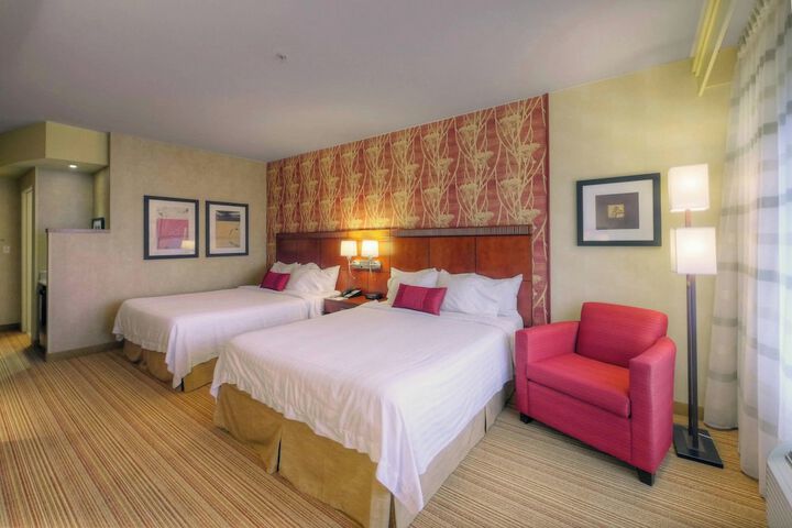 Courtyard by Marriott Medford Airport