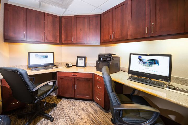 Business Center 67 of 68