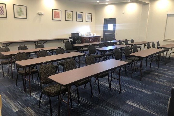 Holiday Inn Express & Suites Woodward by IHG