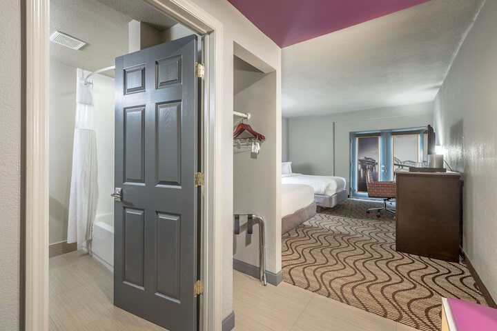 Room 47 of 62