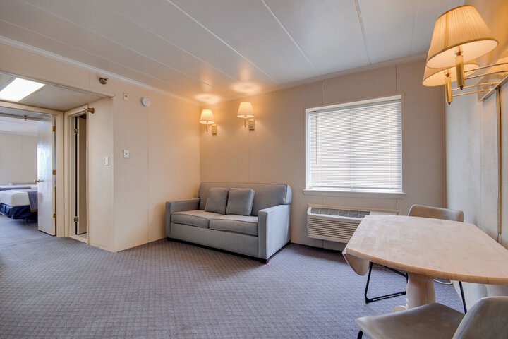 Room 26 of 34