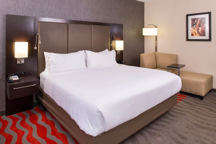 Holiday Inn Express & Suites Monroe by IHG