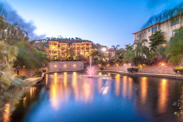 Hotel Exterior 55 of 59
