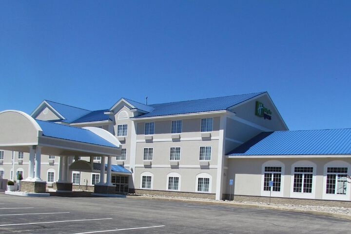 Holiday Inn Express Hotel & Suites Cadillac by IHG