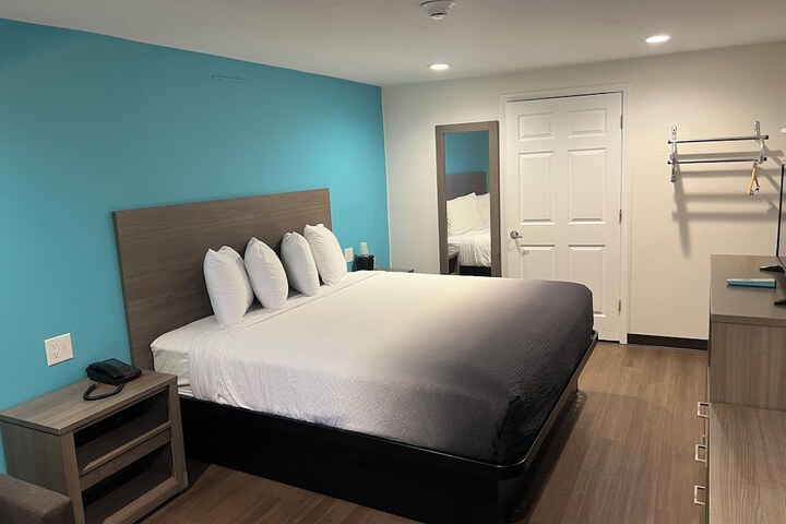 Room 6 of 29