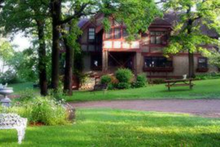 Spicer Castle Inn & Restaurant