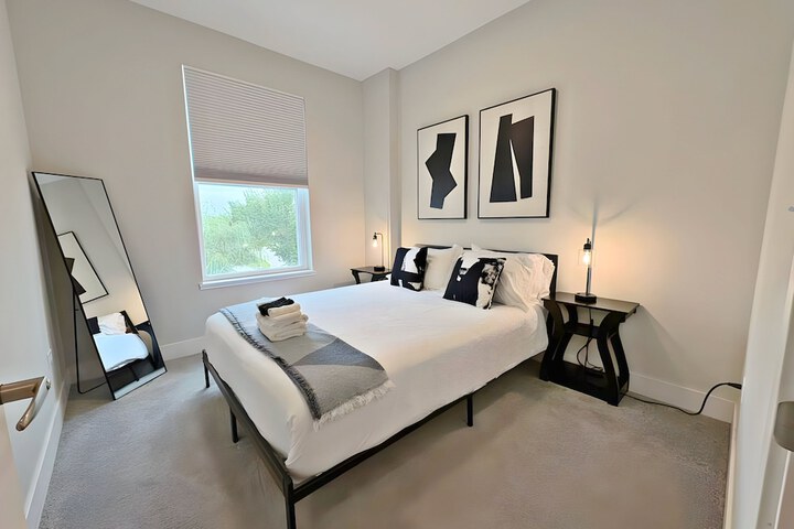 Modern 4BR with Parking - WV rep 4