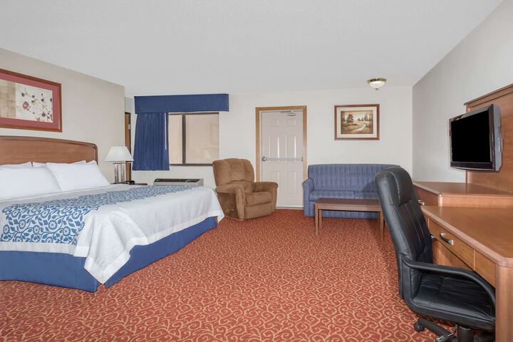 Room 7 of 13
