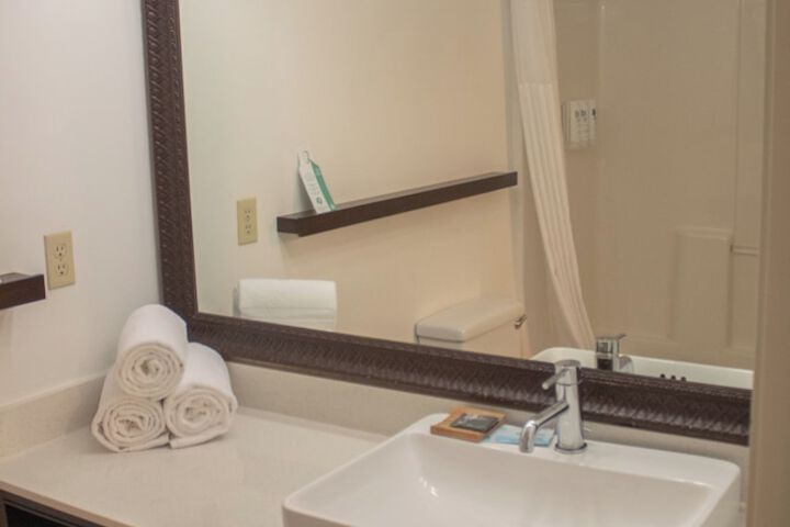 Country Inn & Suites by Radisson Big Rapids, MI