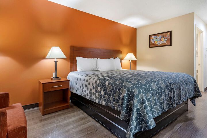 Room 12 of 26