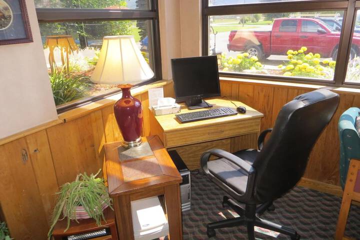 Business Center 48 of 50