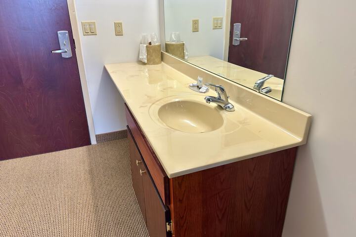 Room 52 of 57