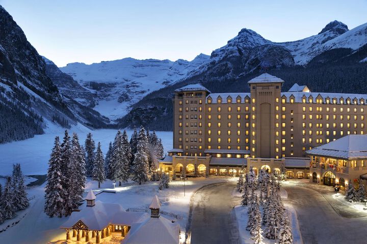 Hotel 3 of 215