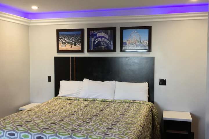 Room 25 of 41
