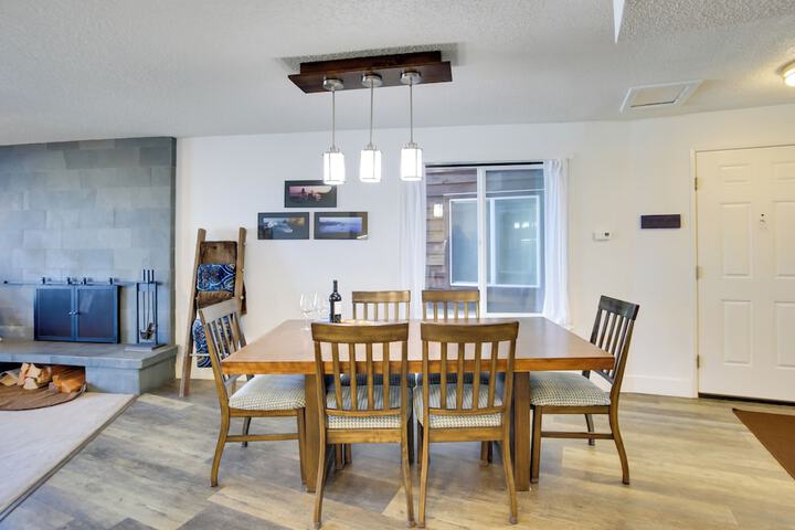 Lincoln City Beach Condo: Clubhouse & Pool Access!