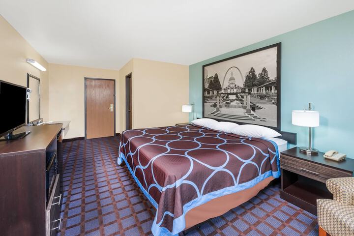 Super 8 by Wyndham Okawville