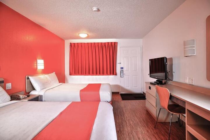 Motel 6 Saint Joseph MO