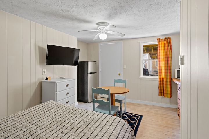 Beach Motel & Suites