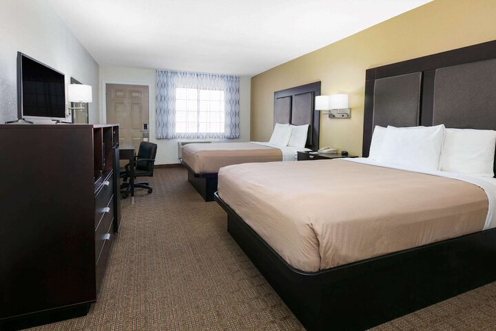 Room 25 of 32