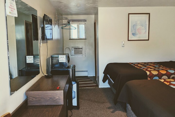 Room 17 of 38