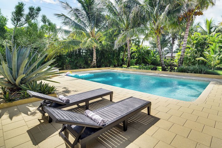 Private Oasis w / Pool: Walk to Melbourne Beach!