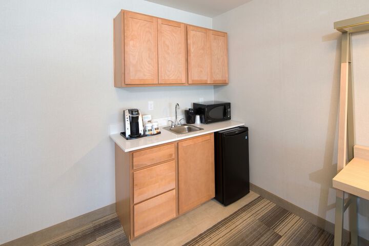 Holiday Inn Express & Suites Rochester Hill - Detroit Area by IHG