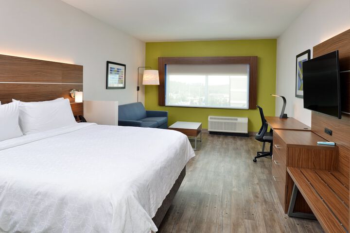 Room 52 of 79