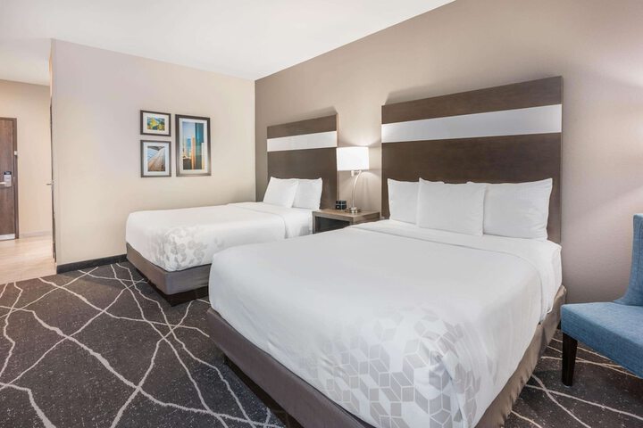 La Quinta Inn and Suites by Wyndham Houston Spring South