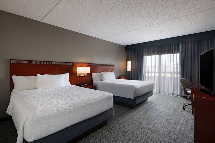 Room 7 of 28