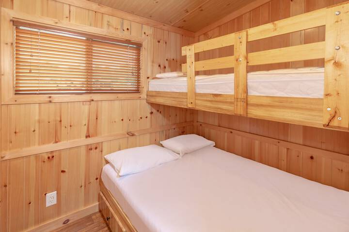 Room 8 of 38