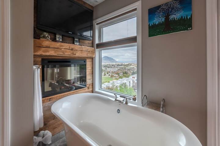 Hot Tub 20 of 22