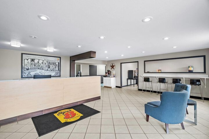 Super 8 by Wyndham Farmington