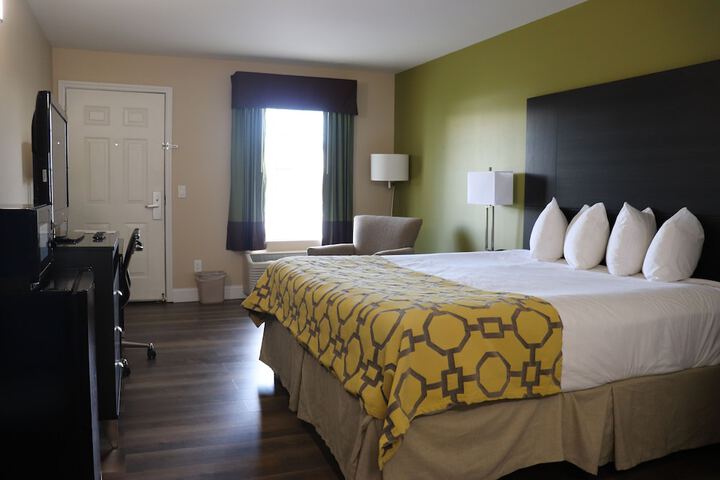 Room 14 of 33