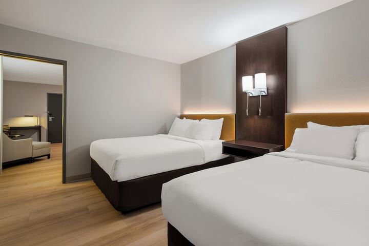 Room 10 of 16