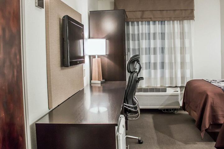 Room 30 of 38