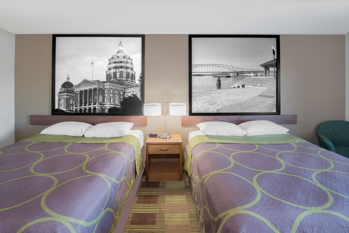 Room 8 of 18