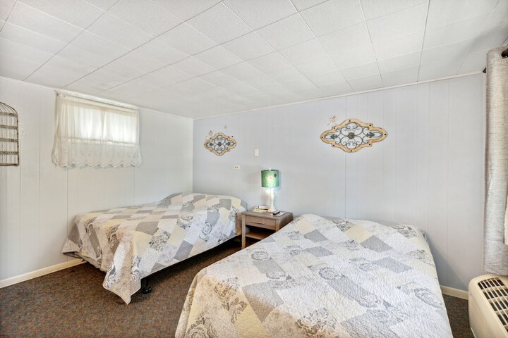 Room 10 of 22