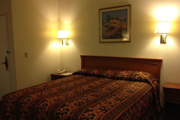 Room 23 of 54